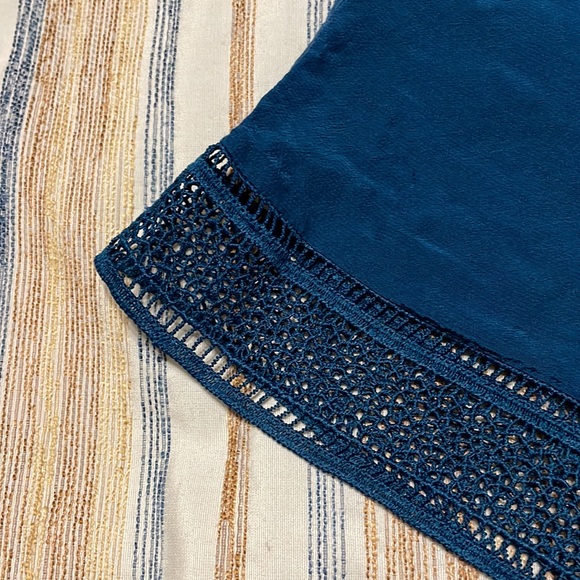 LOFT Pull-on Shorts - Picture 2 of 4